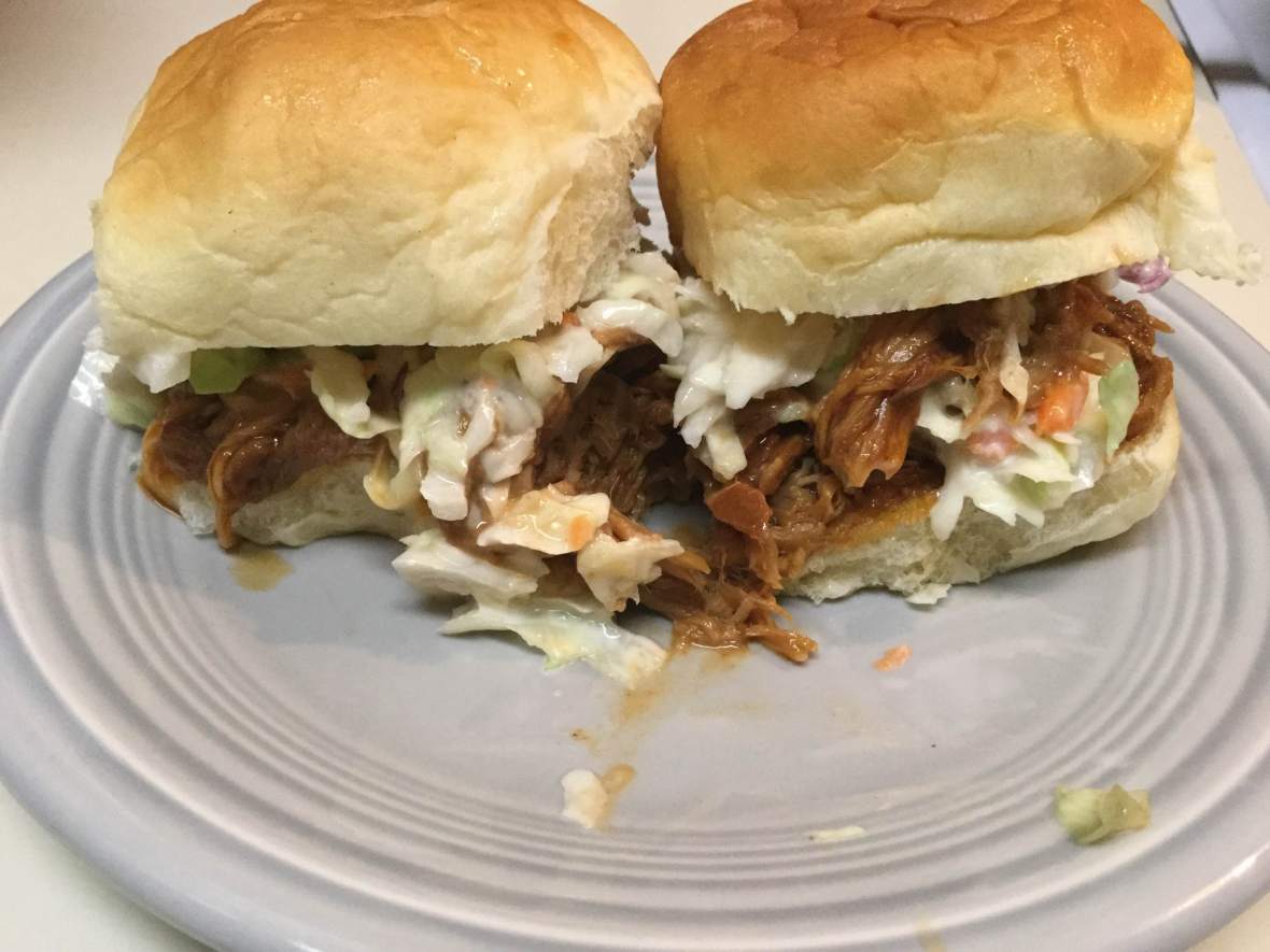 pulled-pork-on-hawaiian-rolls